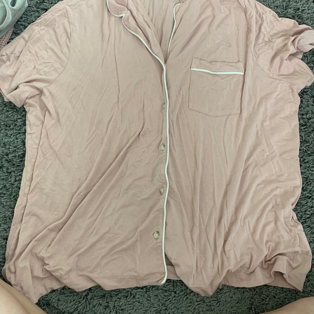 OLD NAVY SLEEP TOP - Picture 2 of 2
